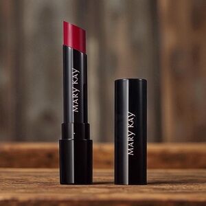 Mary Kay Supreme Hydrating Lipstick FUCHSIA DREAM.
